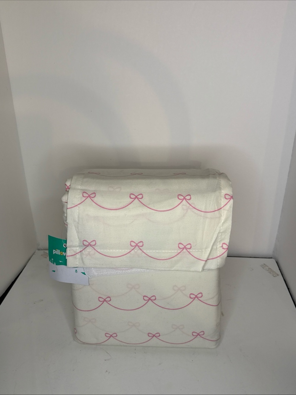 Pillowfort Pink Bow Print Cream Queen sheet Set